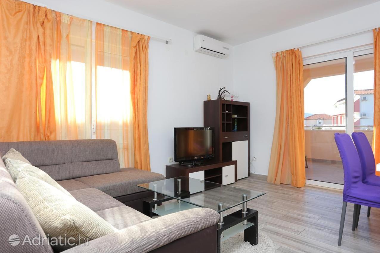 Apartments Luciano Сегет-Враница Экстерьер фото