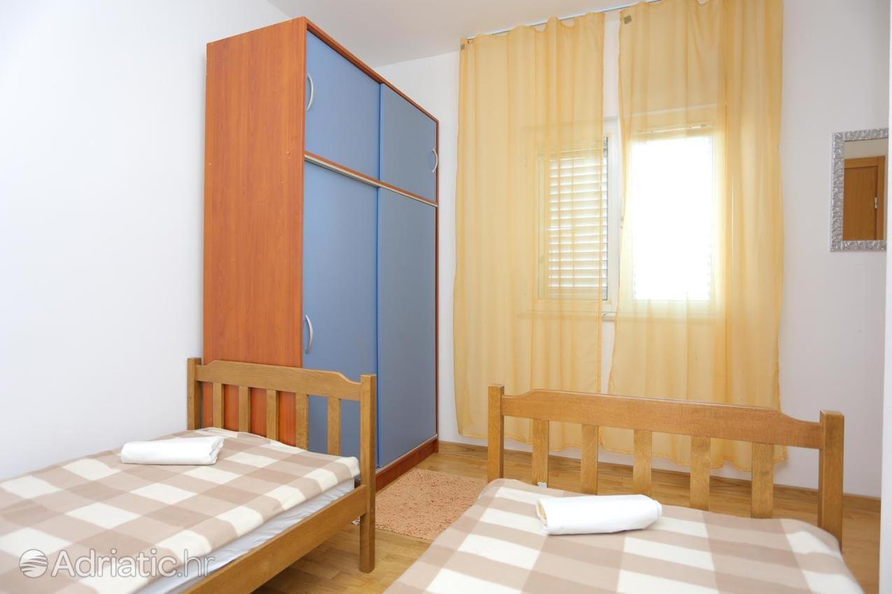 Apartments Luciano Сегет-Враница Экстерьер фото