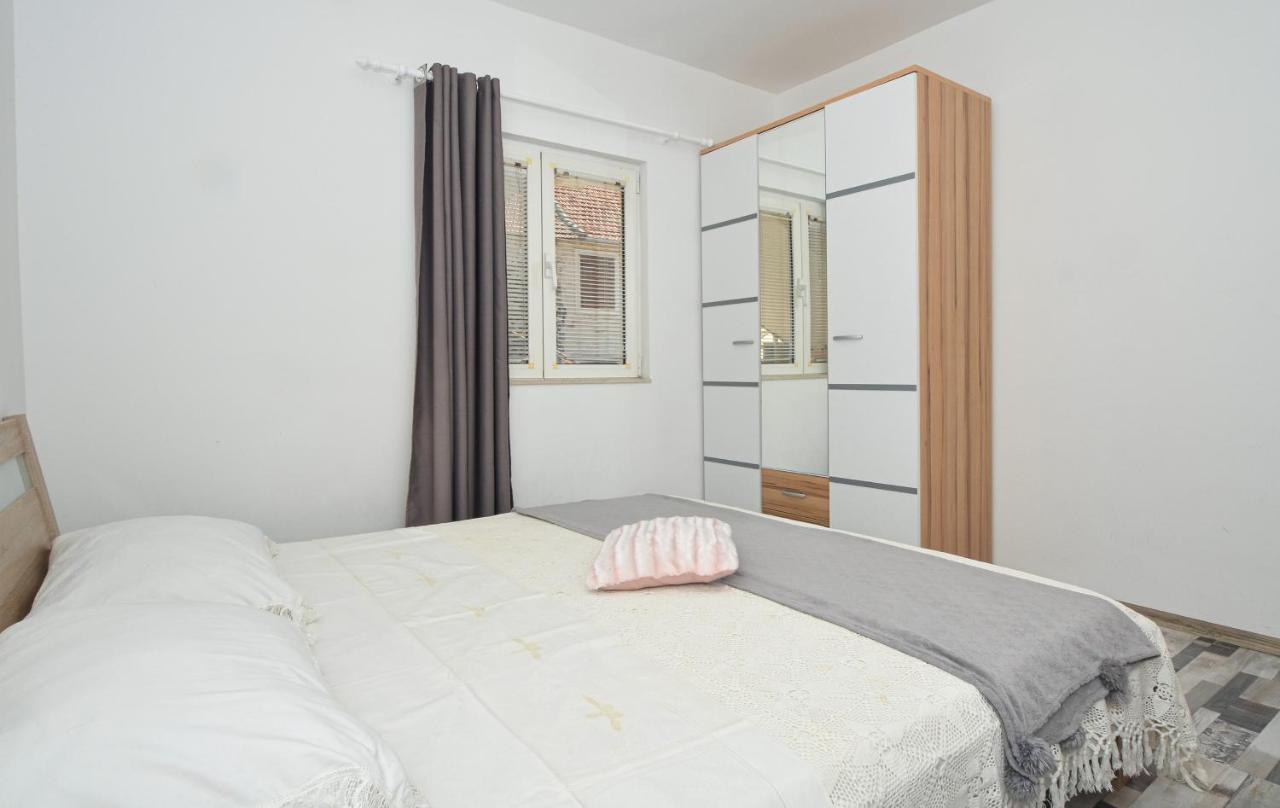 Apartments Luciano Сегет-Враница Экстерьер фото
