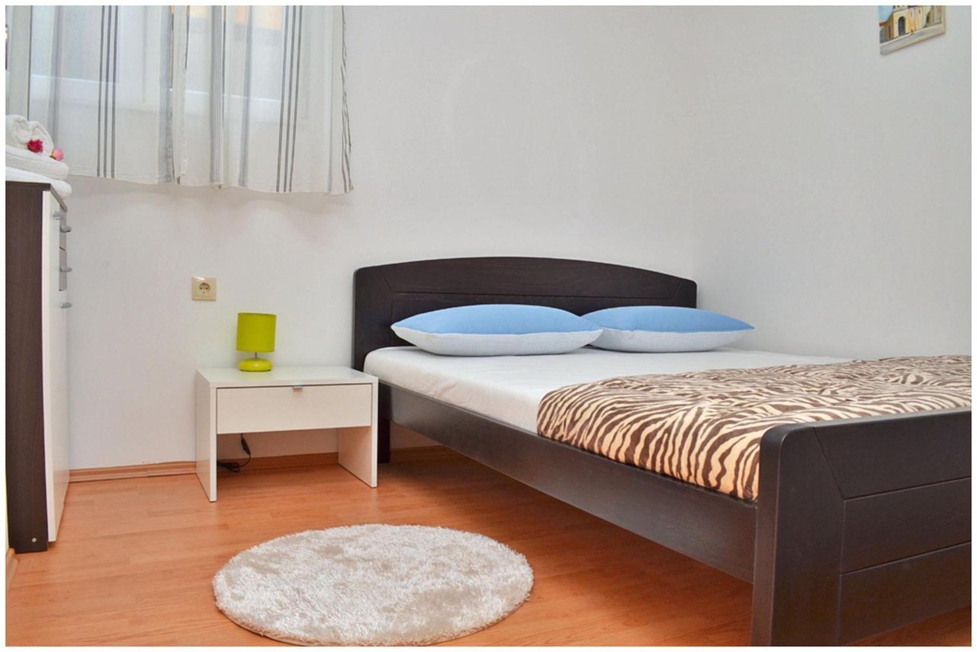 Apartments Luciano Сегет-Враница Экстерьер фото