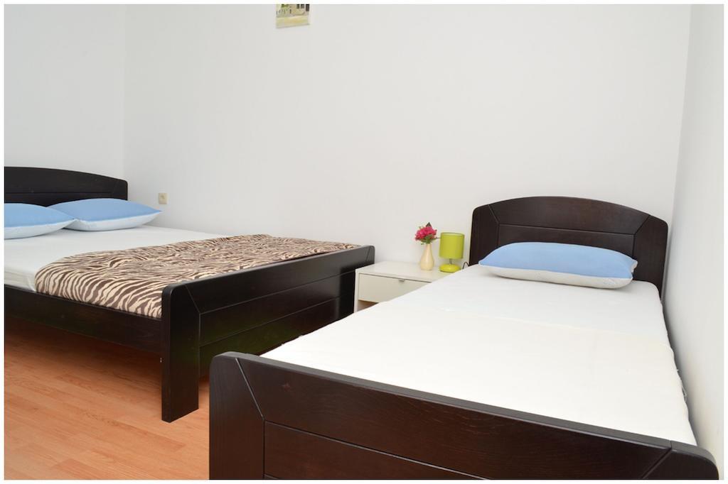 Apartments Luciano Сегет-Враница Экстерьер фото